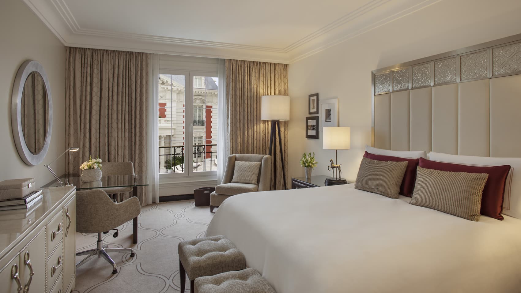 Mansion-View Room